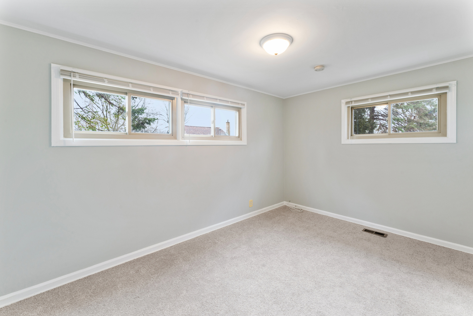 1484 N Hicks Road, Palatine, IL 60067