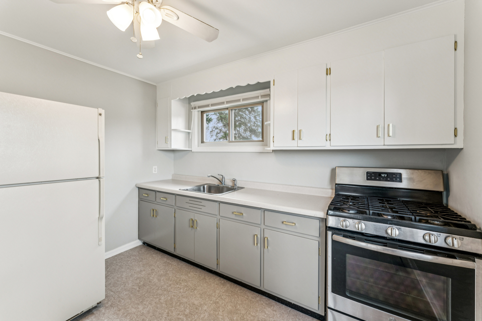 1484 N Hicks Road, Palatine, IL 60067