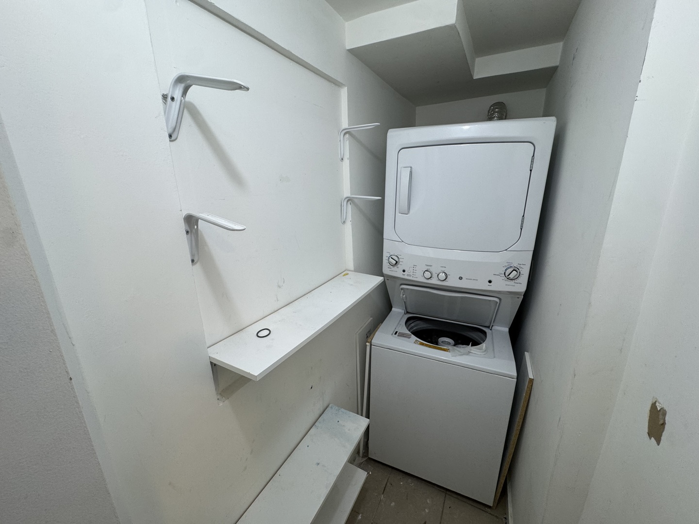 3505 W MONTROSE Avenue, Chicago, IL 60618