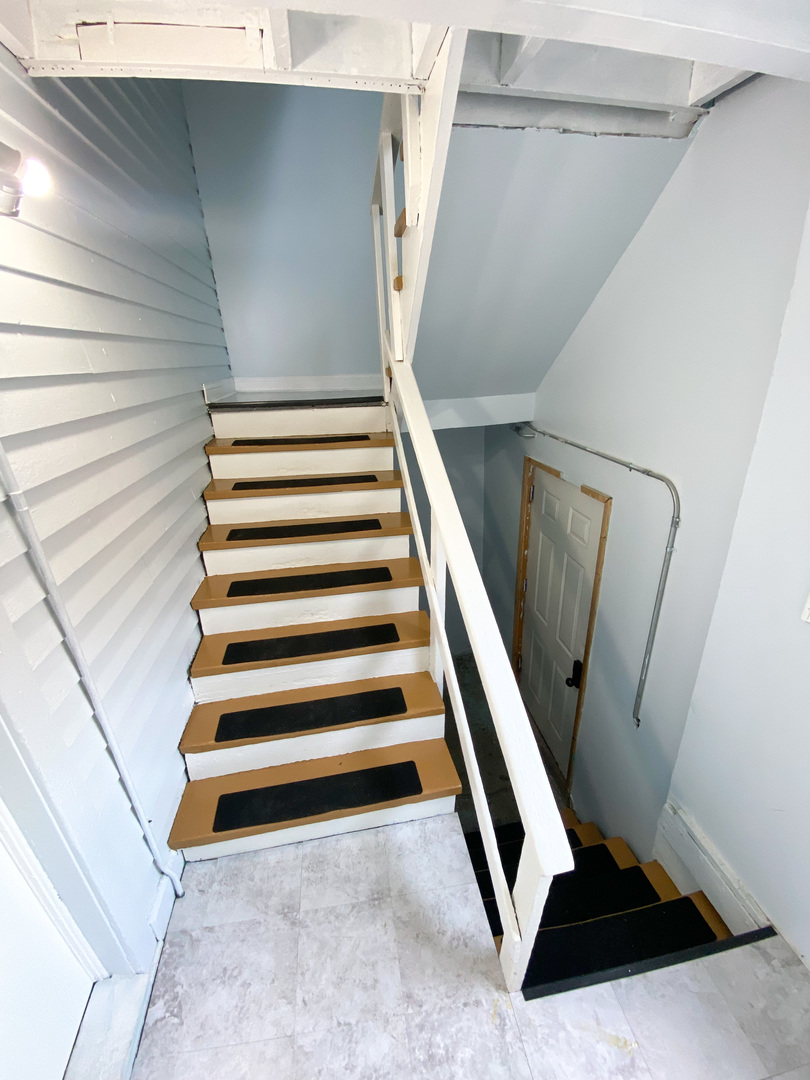 3505 W MONTROSE Avenue, Chicago, IL 60618