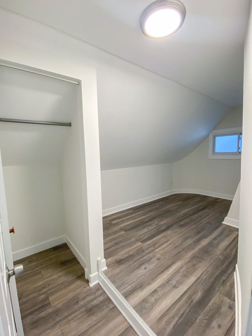 3505 W MONTROSE Avenue, Chicago, IL 60618