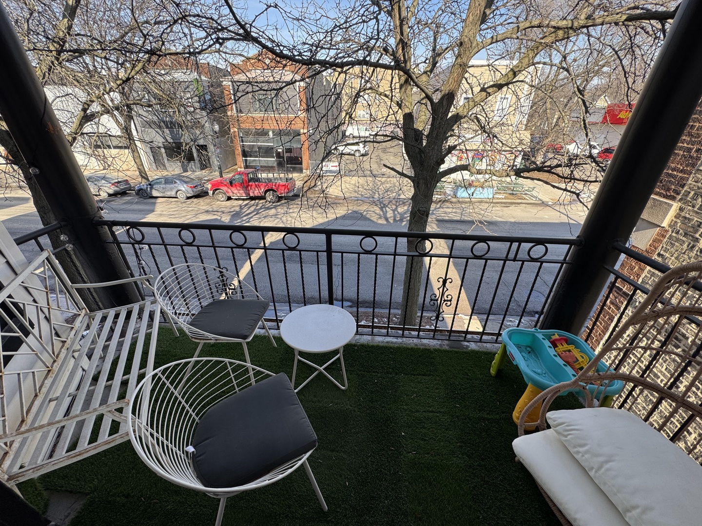 3505 W MONTROSE Avenue, Chicago, IL 60618