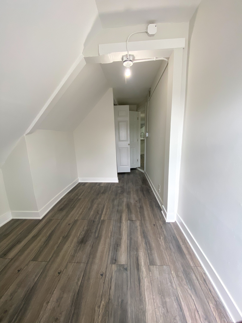 3505 W MONTROSE Avenue, Chicago, IL 60618