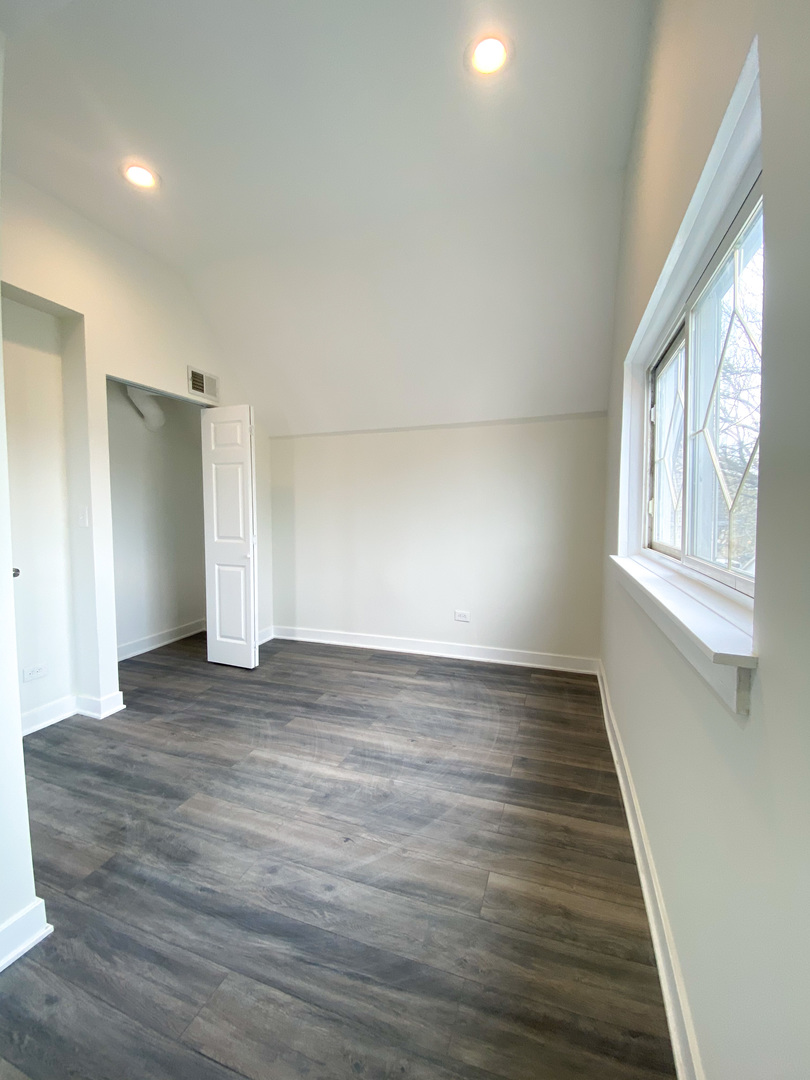 3505 W MONTROSE Avenue, Chicago, IL 60618