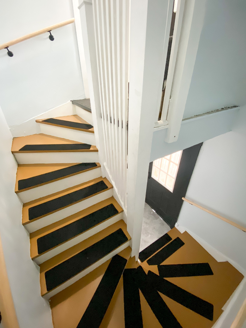 3505 W MONTROSE Avenue, Chicago, IL 60618