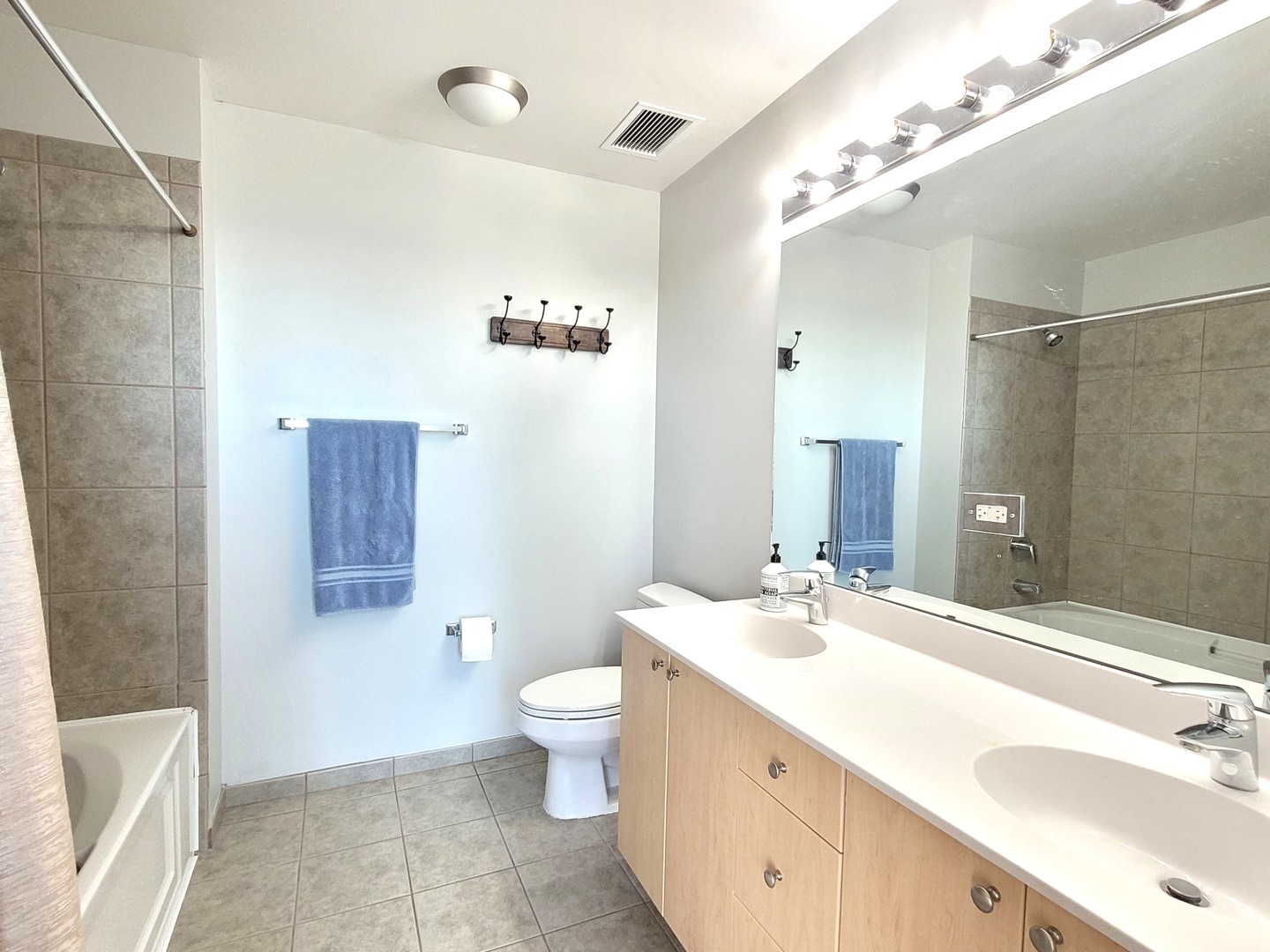 235 W VAN BUREN Street #3714, Chicago, IL 60607