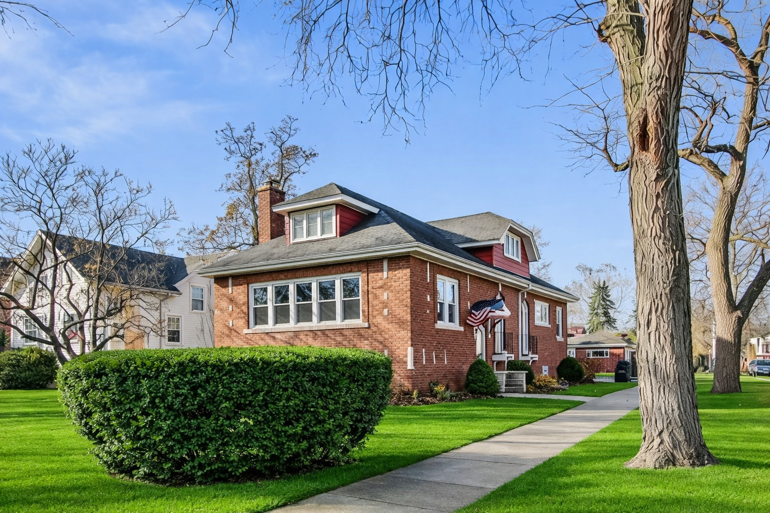 902 S Crescent Avenue, Park Ridge, IL 60068