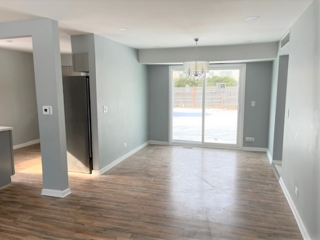 28 Chaucer Lane, Streamwood, IL 60107