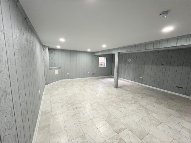 28 Chaucer Lane, Streamwood, IL 60107