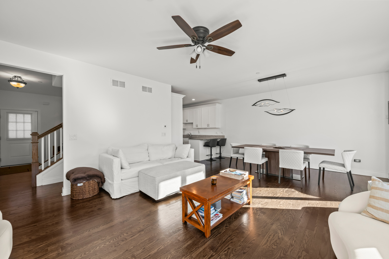 1585 Dakota Drive, Elk Grove Village, IL 60007