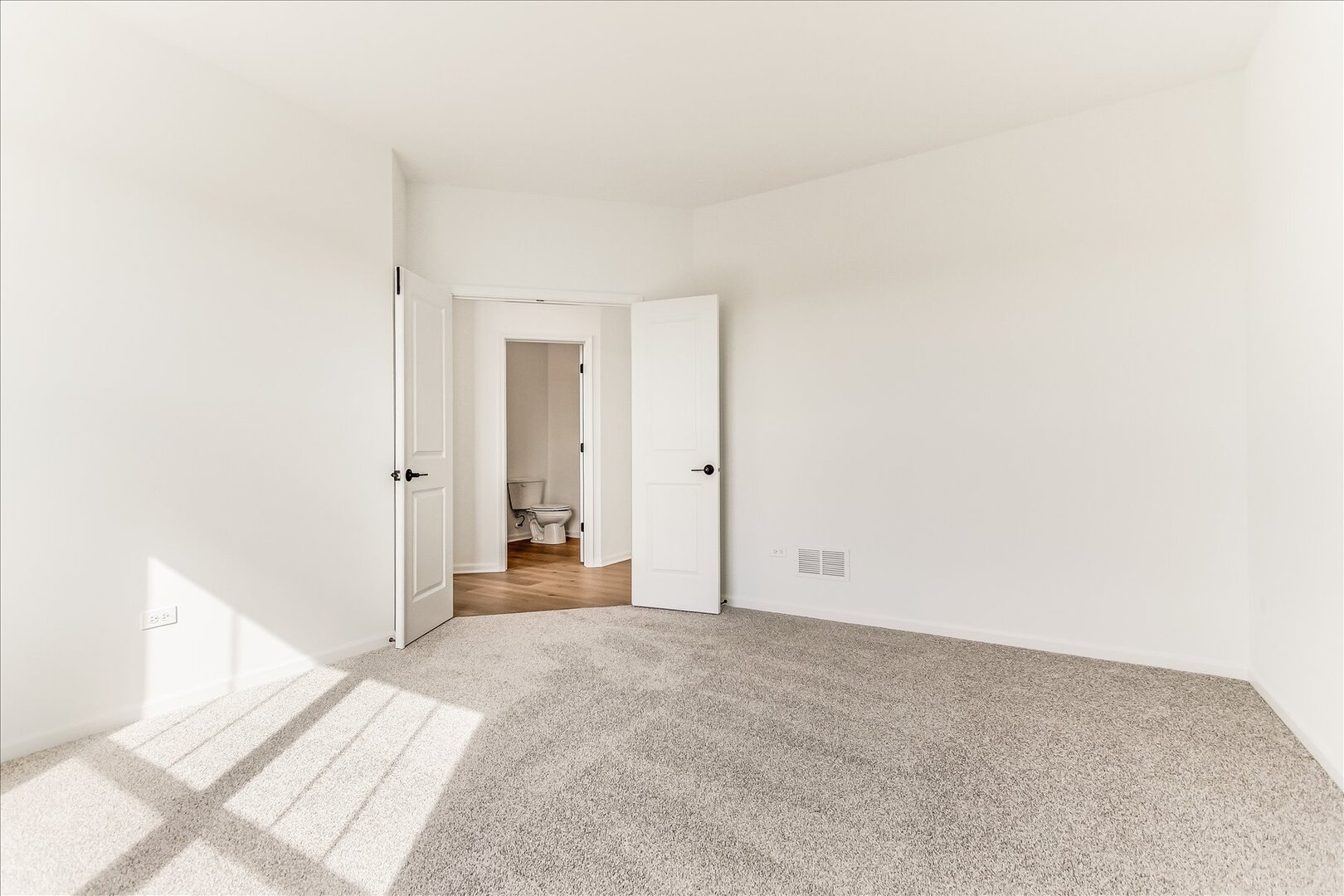 641 Henry Lane, Oswego, IL 60543