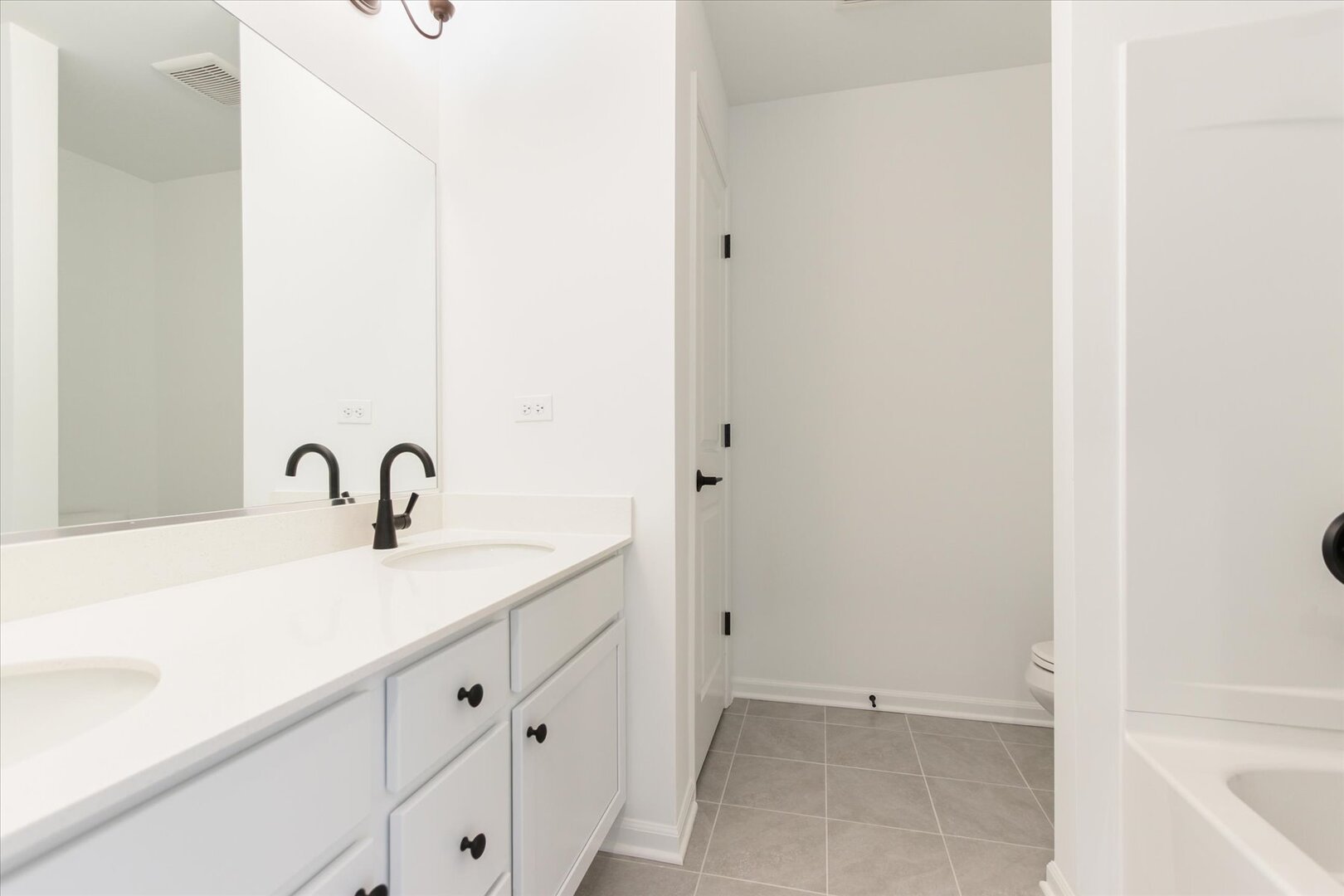 641 Henry Lane, Oswego, IL 60543