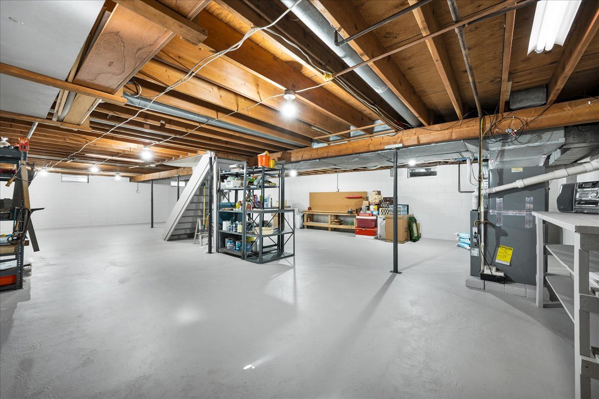 19066 Woodland Trail, Bloomington, IL 61705