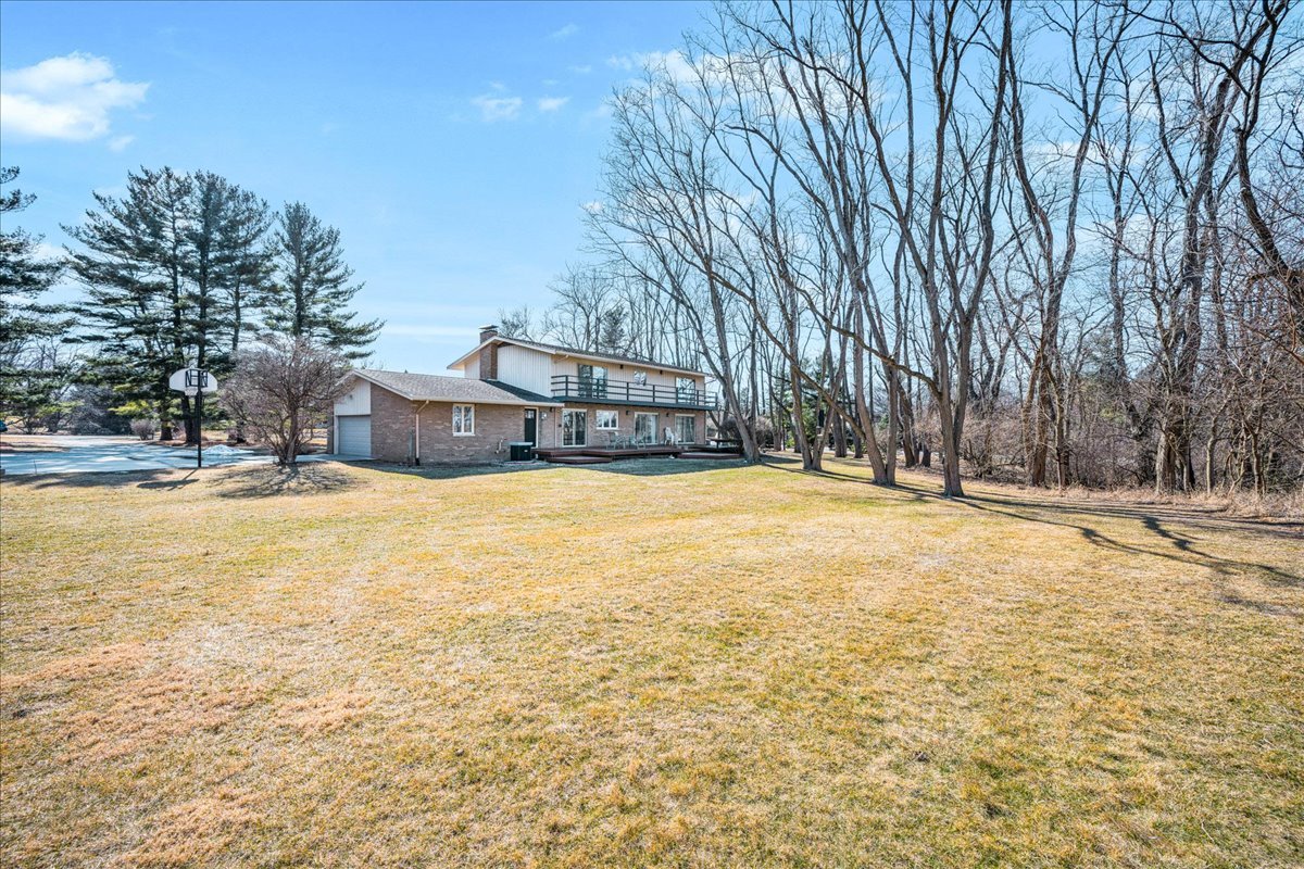 19066 Woodland Trail, Bloomington, IL 61705