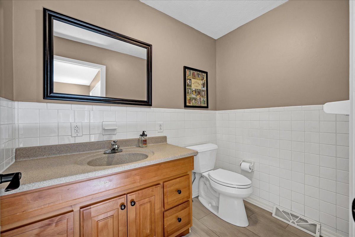 19066 Woodland Trail, Bloomington, IL 61705