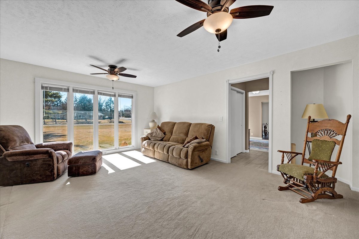 19066 Woodland Trail, Bloomington, IL 61705