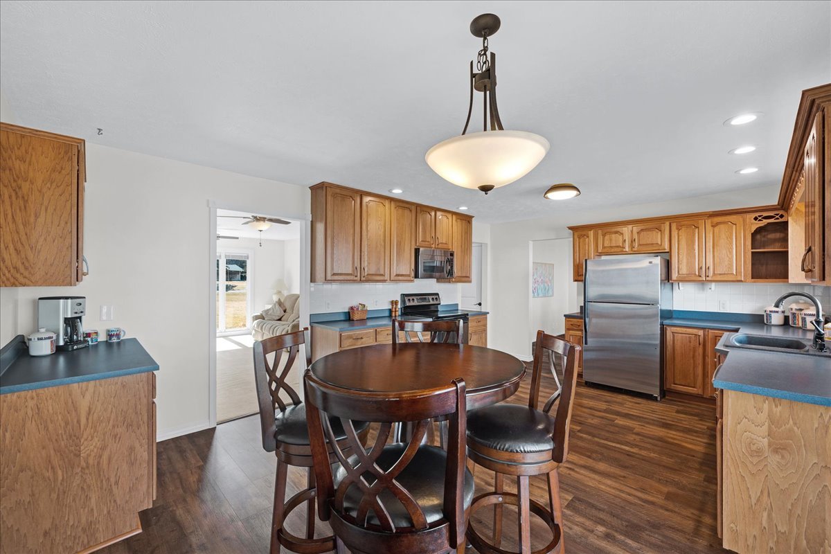 19066 Woodland Trail, Bloomington, IL 61705