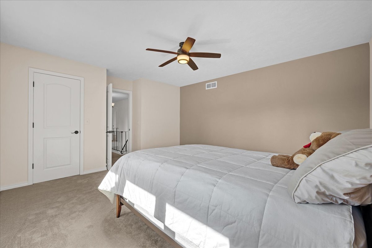 19066 Woodland Trail, Bloomington, IL 61705