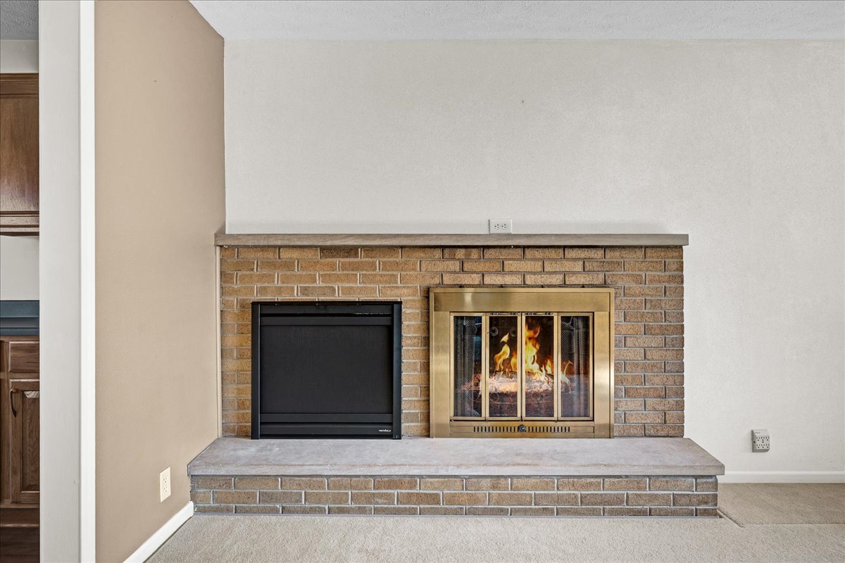 19066 Woodland Trail, Bloomington, IL 61705