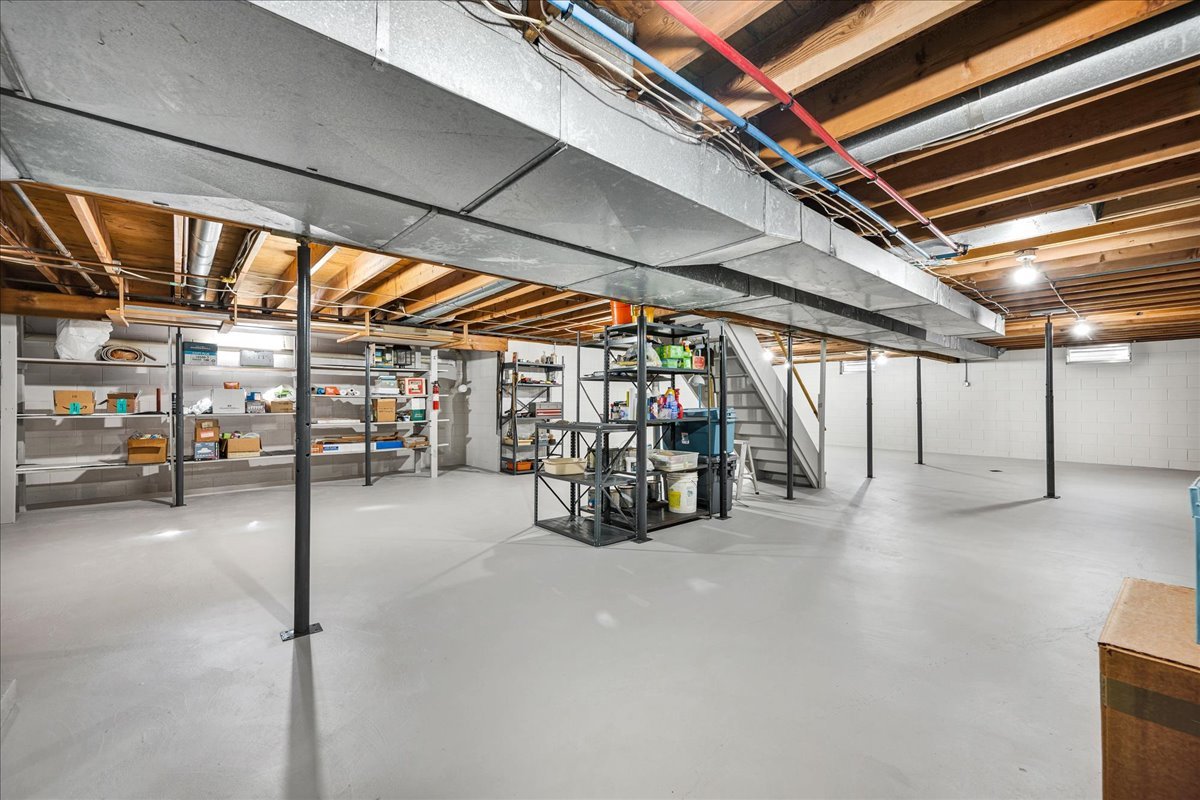 19066 Woodland Trail, Bloomington, IL 61705