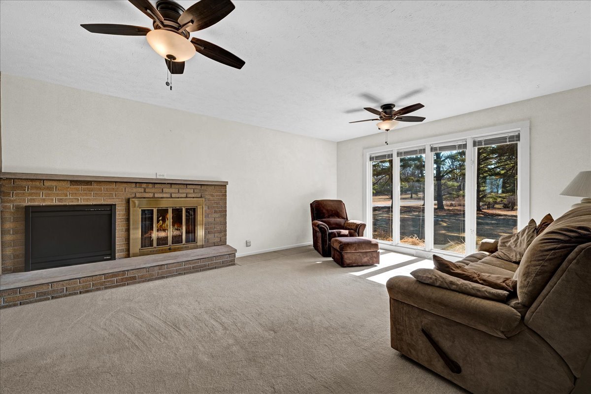 19066 Woodland Trail, Bloomington, IL 61705