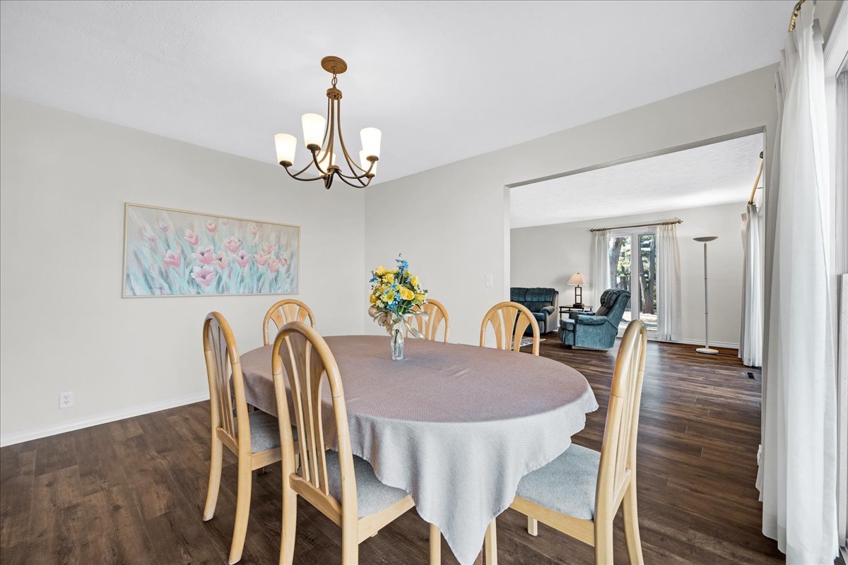 19066 Woodland Trail, Bloomington, IL 61705