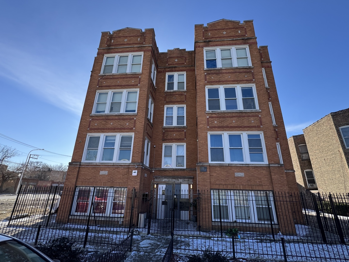 4407 W Adams Street, Chicago, IL 60624