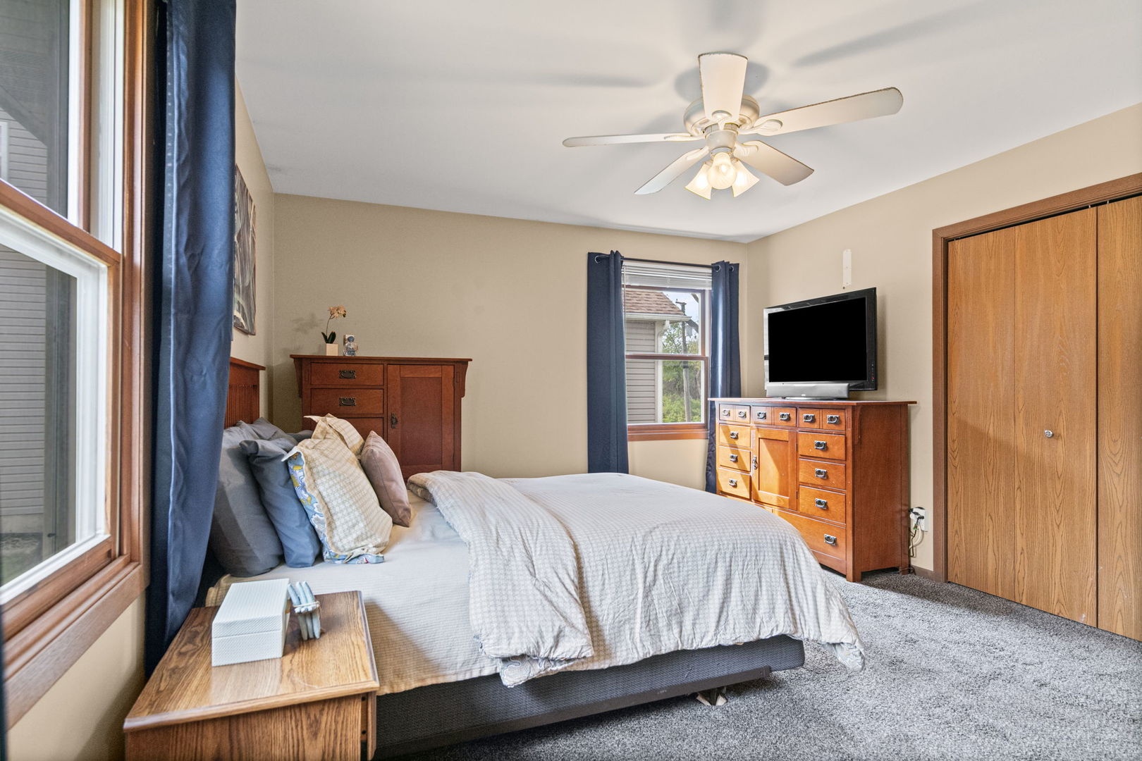 3505 W Beach Drive, McHenry, IL 60050