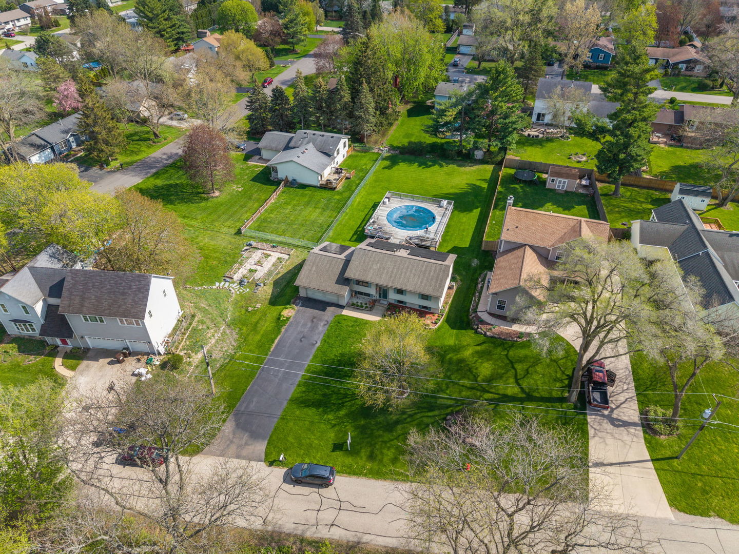 3505 W Beach Drive, McHenry, IL 60050