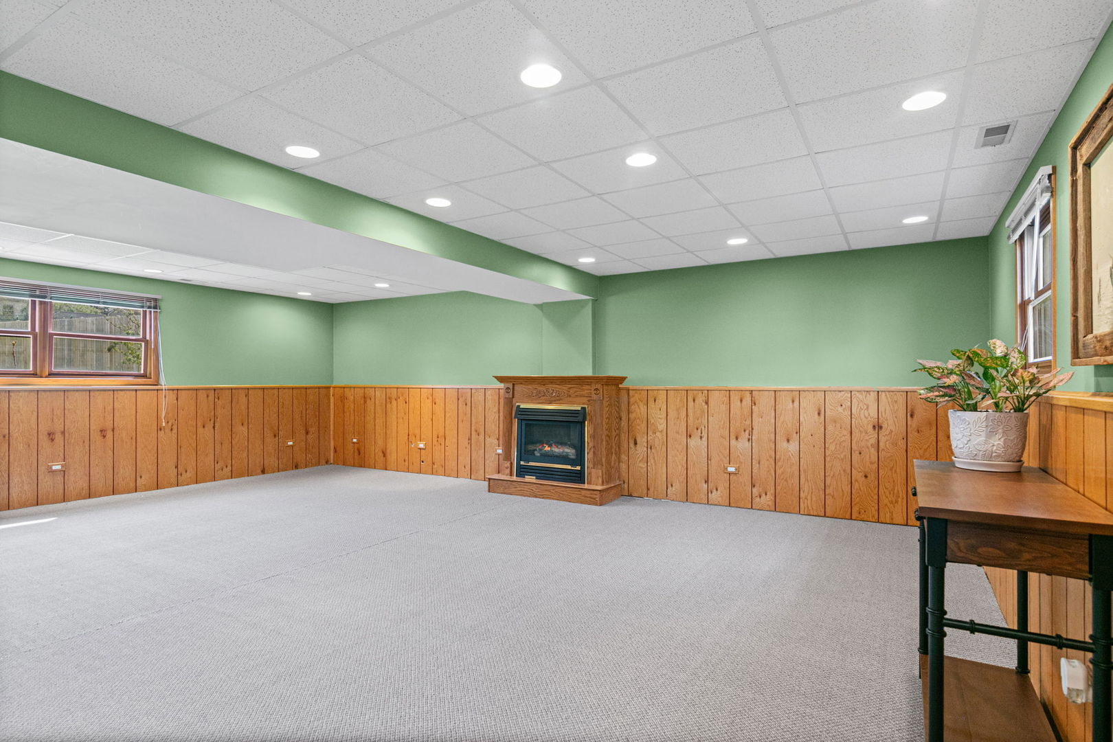 3505 W Beach Drive, McHenry, IL 60050