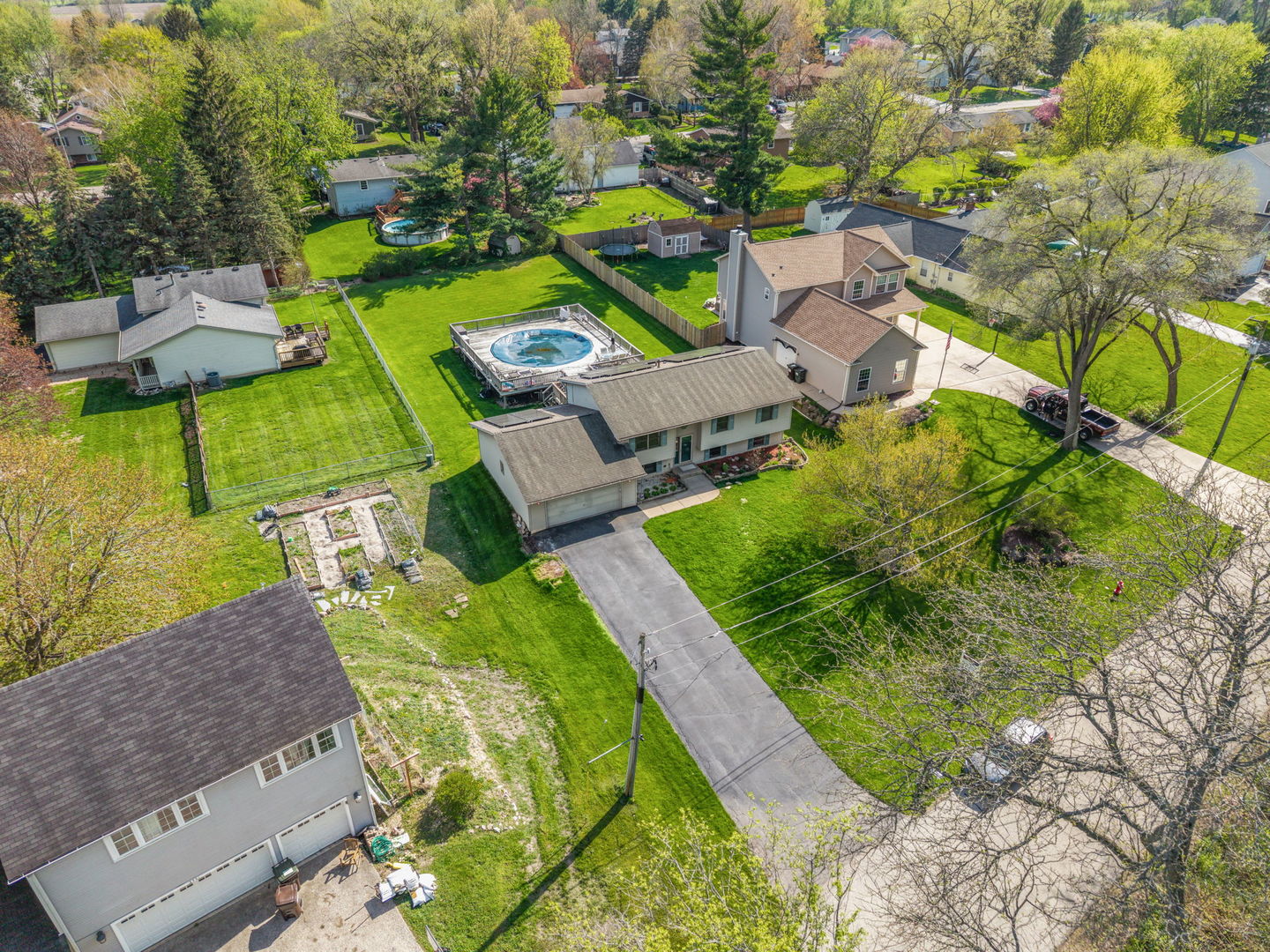 3505 W Beach Drive, McHenry, IL 60050