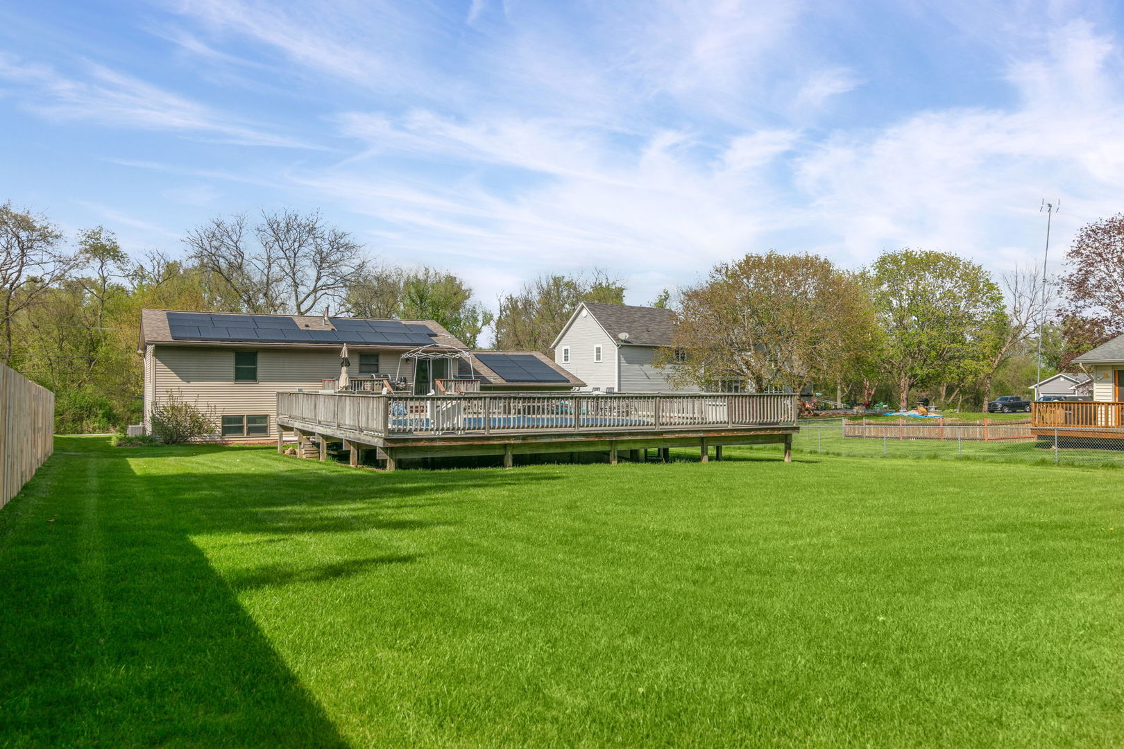 3505 W Beach Drive, McHenry, IL 60050