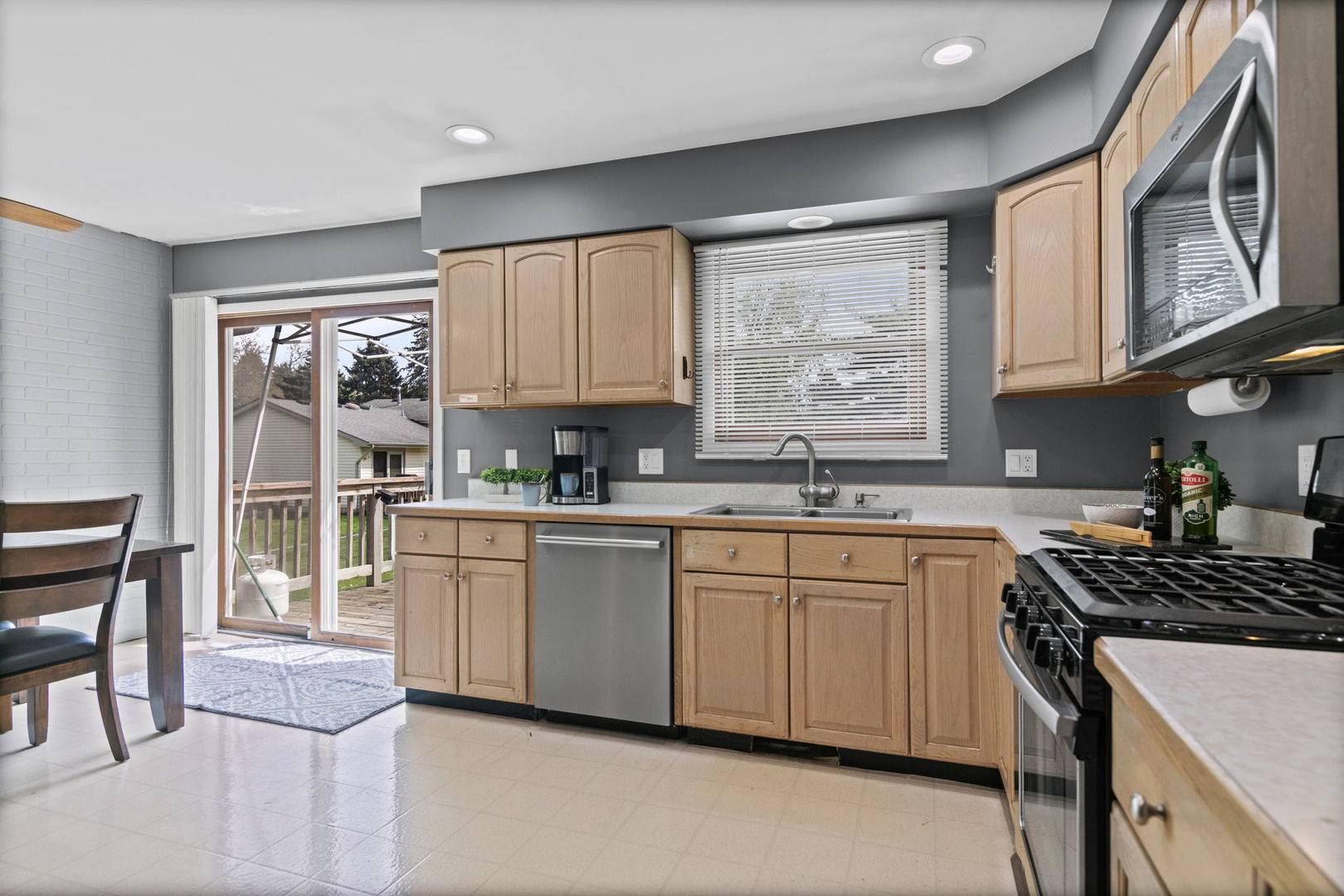 3505 W Beach Drive, McHenry, IL 60050