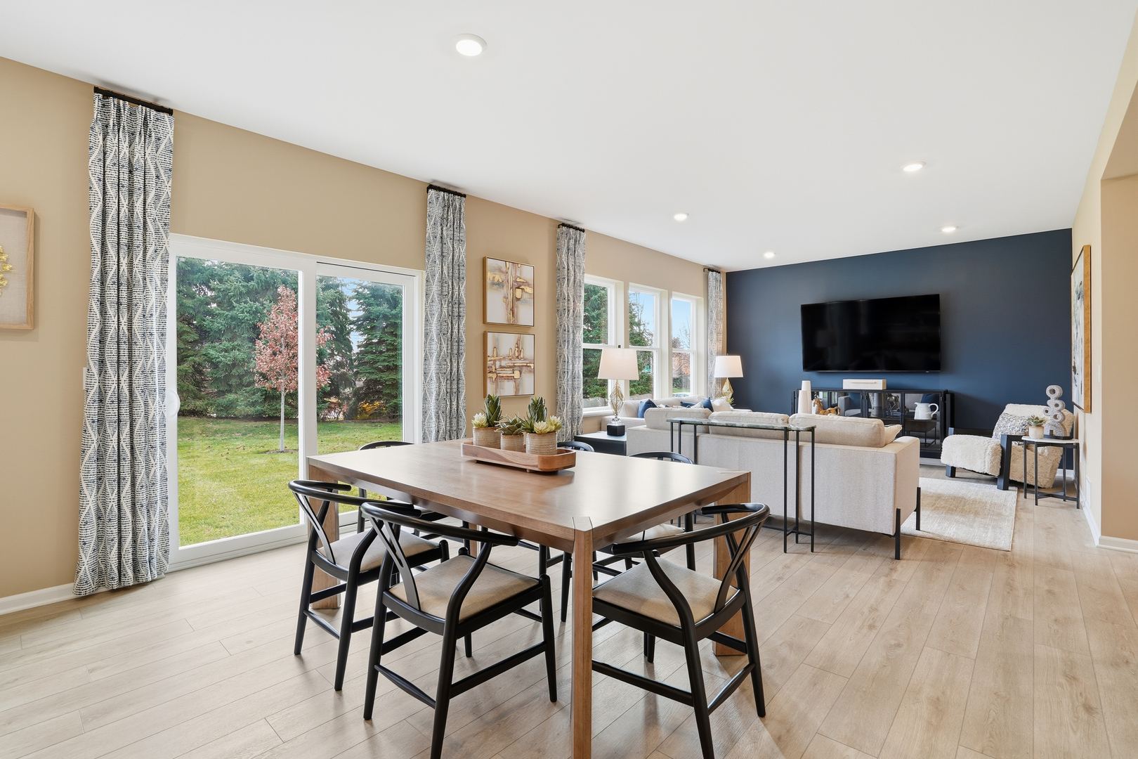 3859 Meadowridge Road, Woodstock, IL 60098