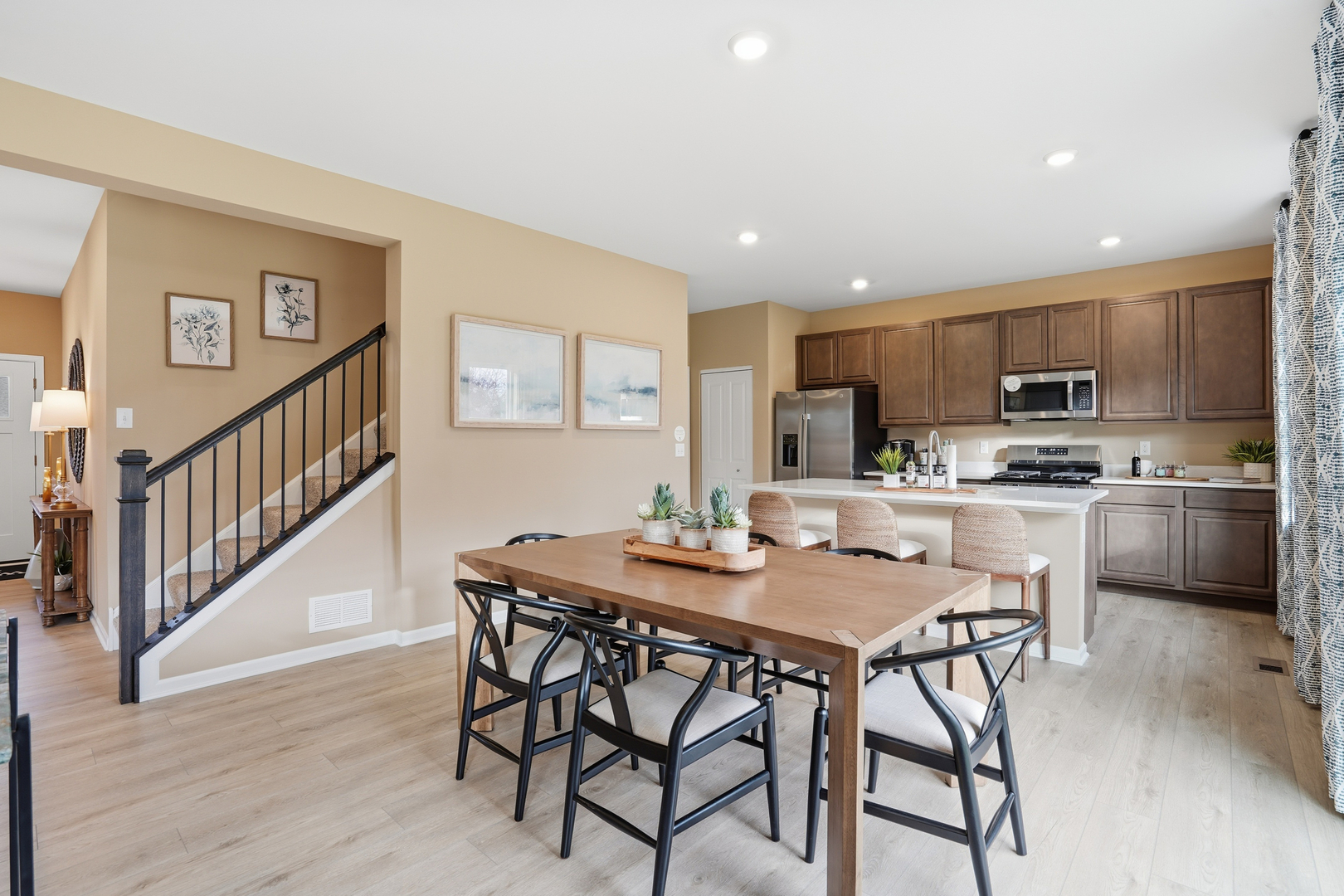 3859 Meadowridge Road, Woodstock, IL 60098