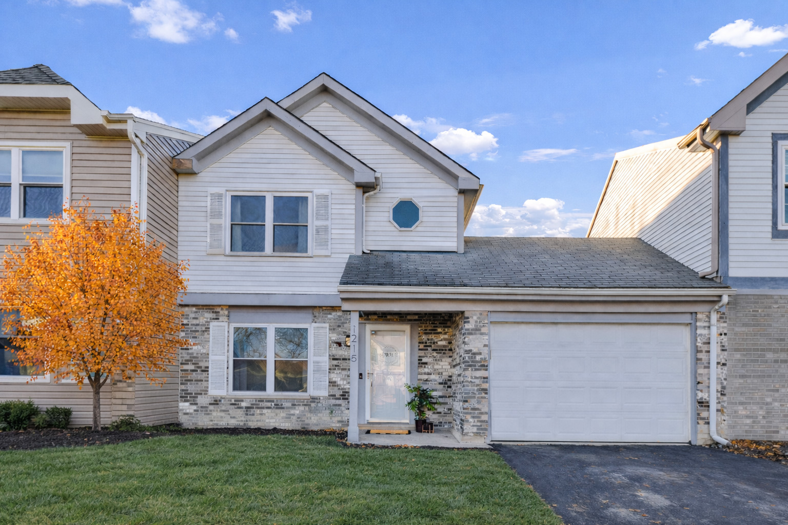 1215 Robin Drive, Carol Stream, IL 60188