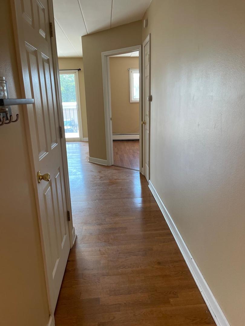 1000 S Lorraine Road #214, Wheaton, IL 60189