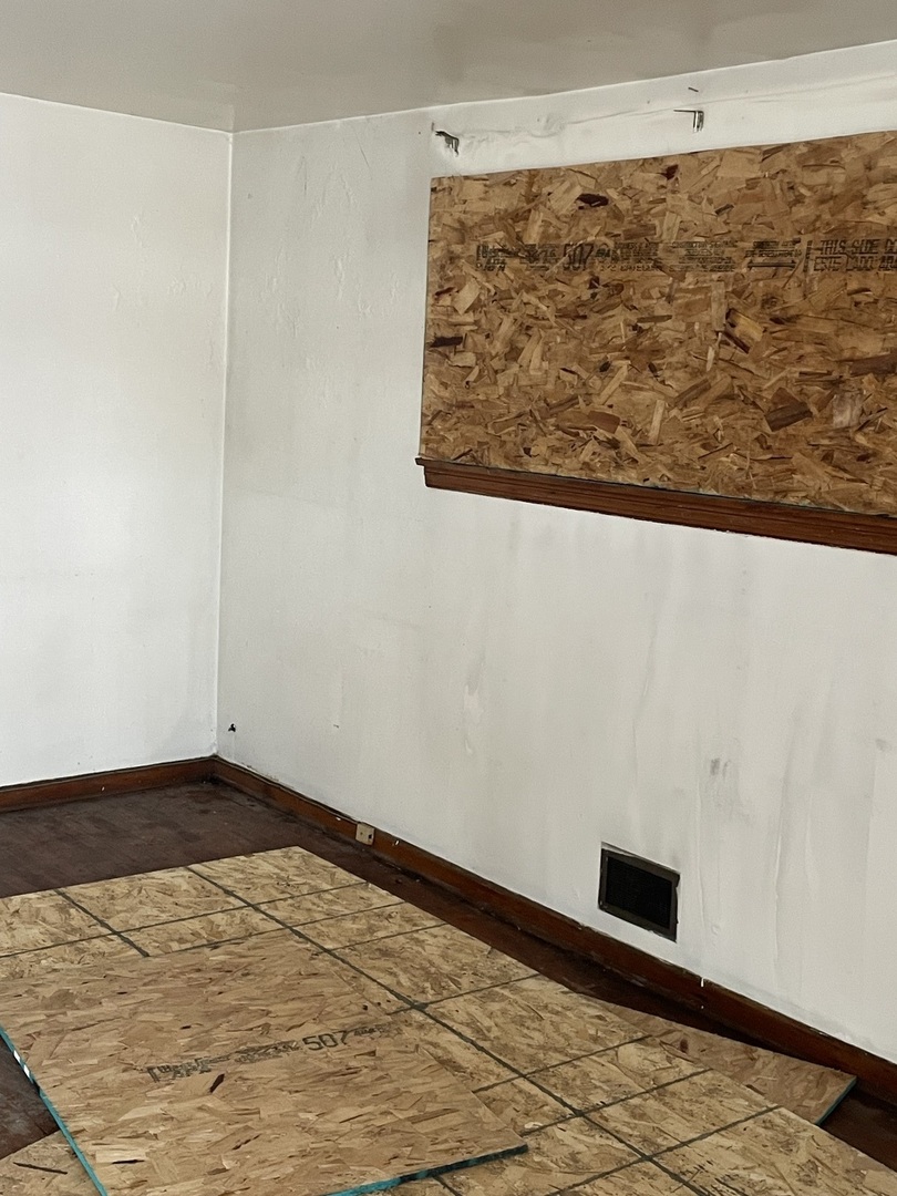 843 W VERMONT Avenue, Chicago, IL 60643