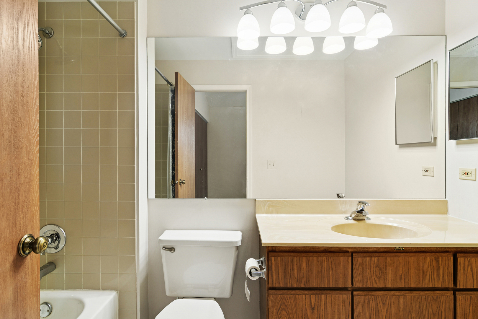 988 Ridgefield Lane, Wheeling, IL 60090