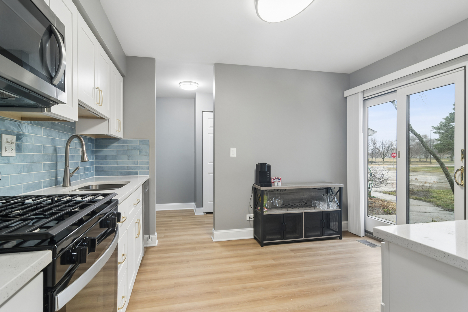 927 Hidden Lake Drive #0, Buffalo Grove, IL 60089