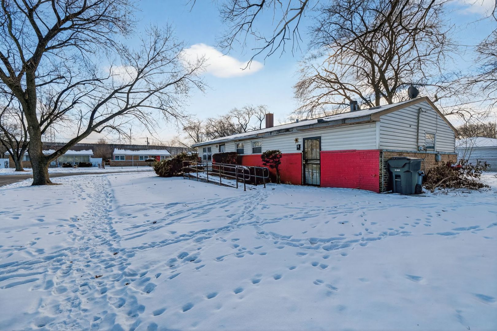 2711 W 165th Street, Markham, IL 60428