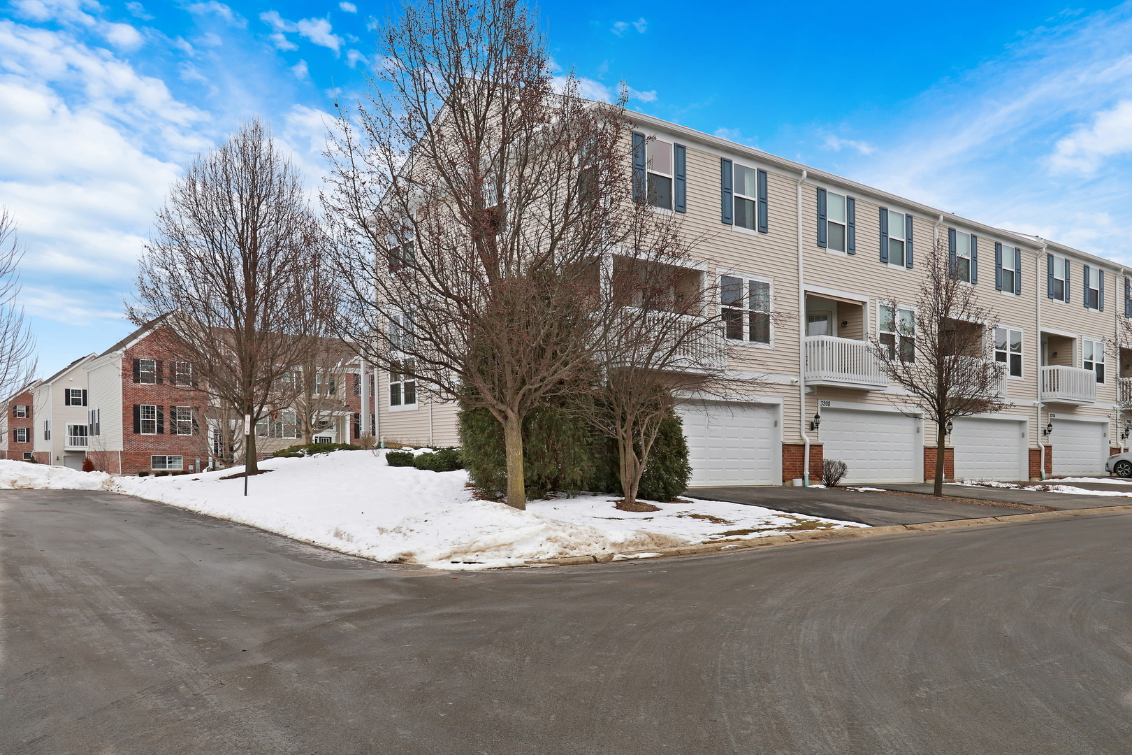 3210 Neubauer Circle, Lindenhurst, IL 60046