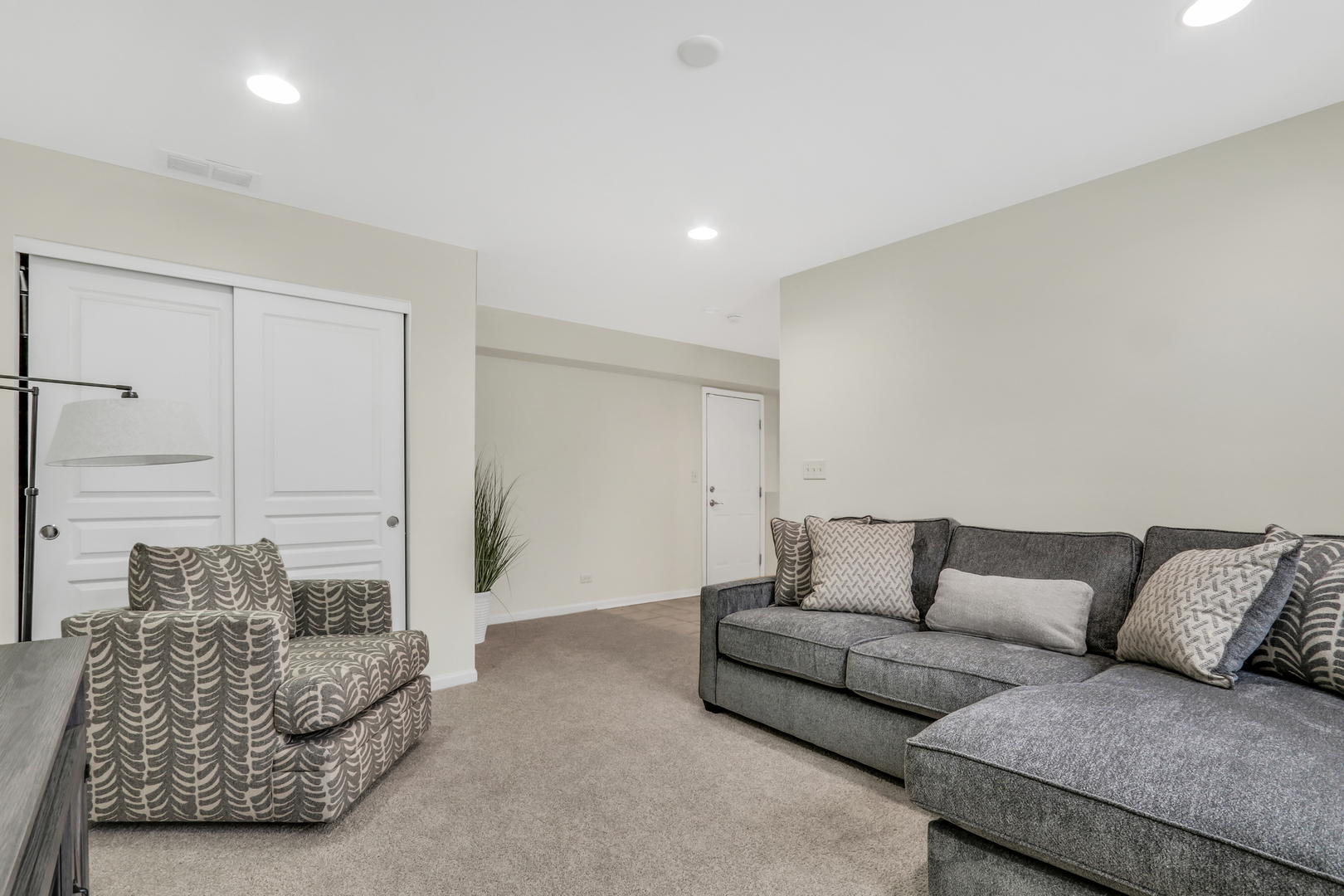 3210 Neubauer Circle, Lindenhurst, IL 60046