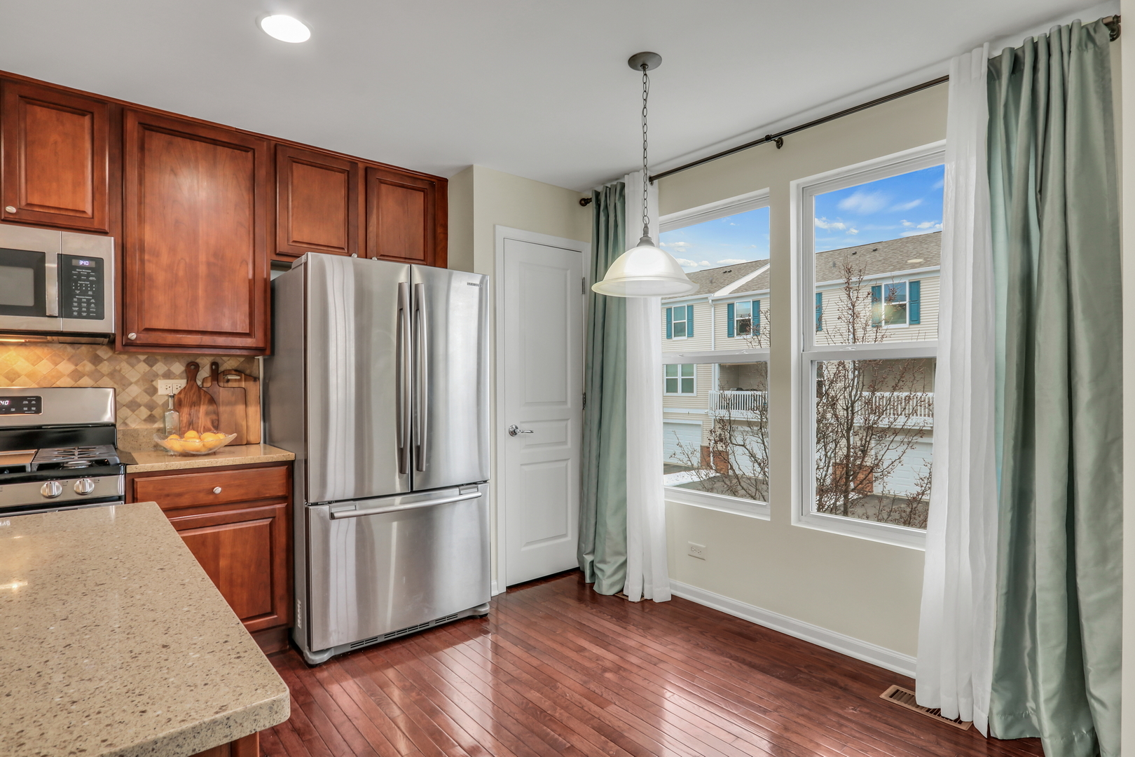 3210 Neubauer Circle, Lindenhurst, IL 60046