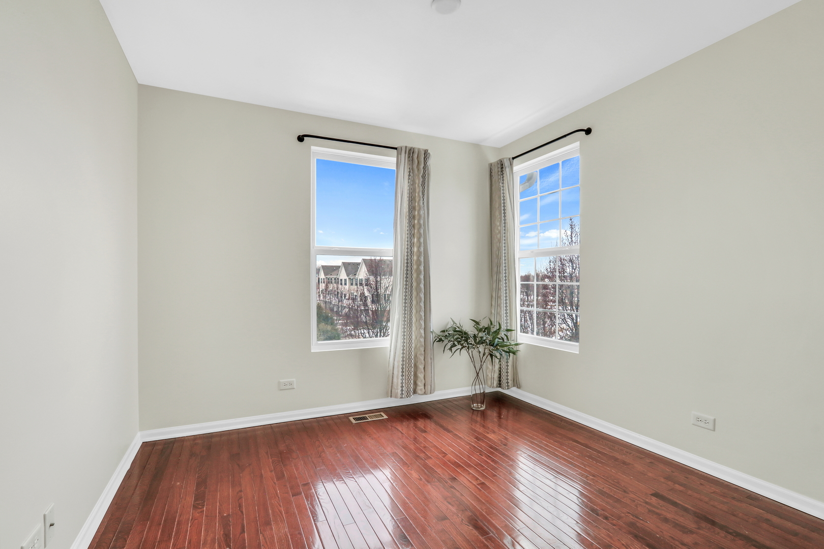 3210 Neubauer Circle, Lindenhurst, IL 60046