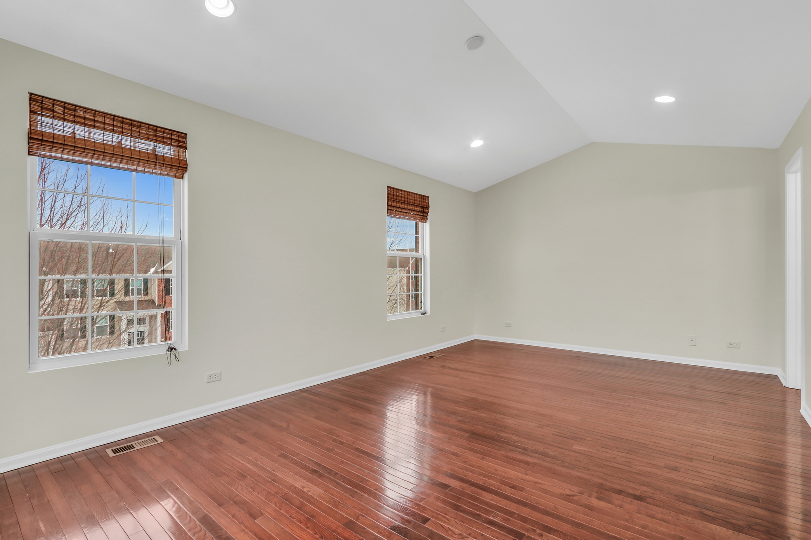 3210 Neubauer Circle, Lindenhurst, IL 60046