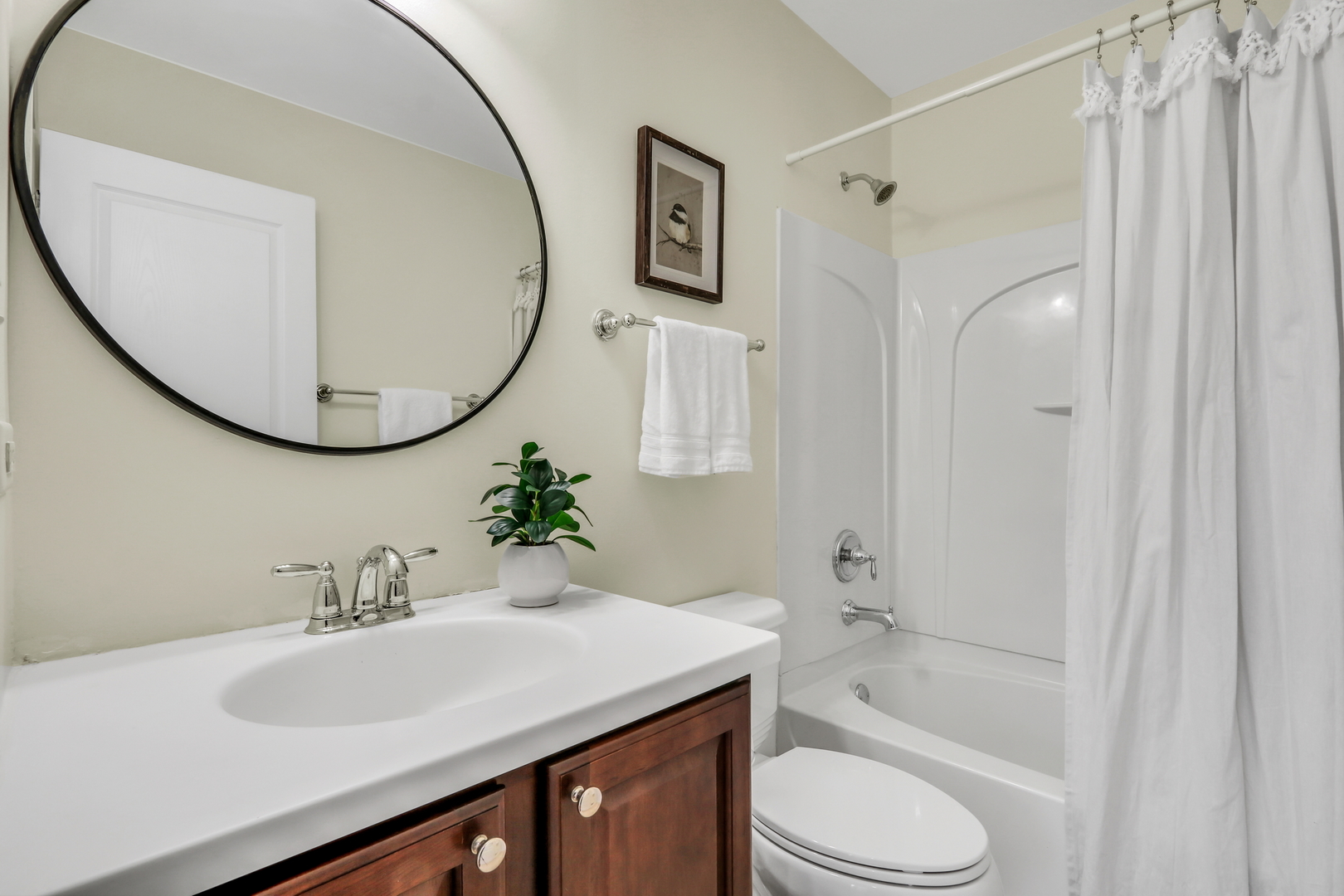 3210 Neubauer Circle, Lindenhurst, IL 60046