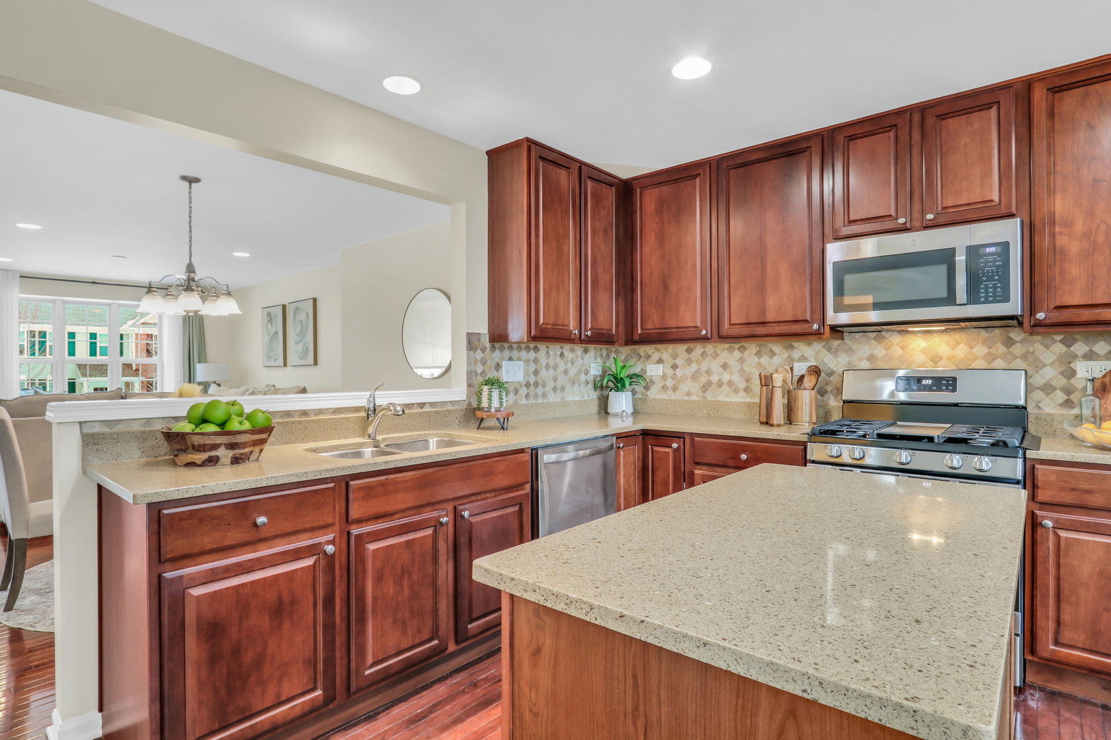 3210 Neubauer Circle, Lindenhurst, IL 60046