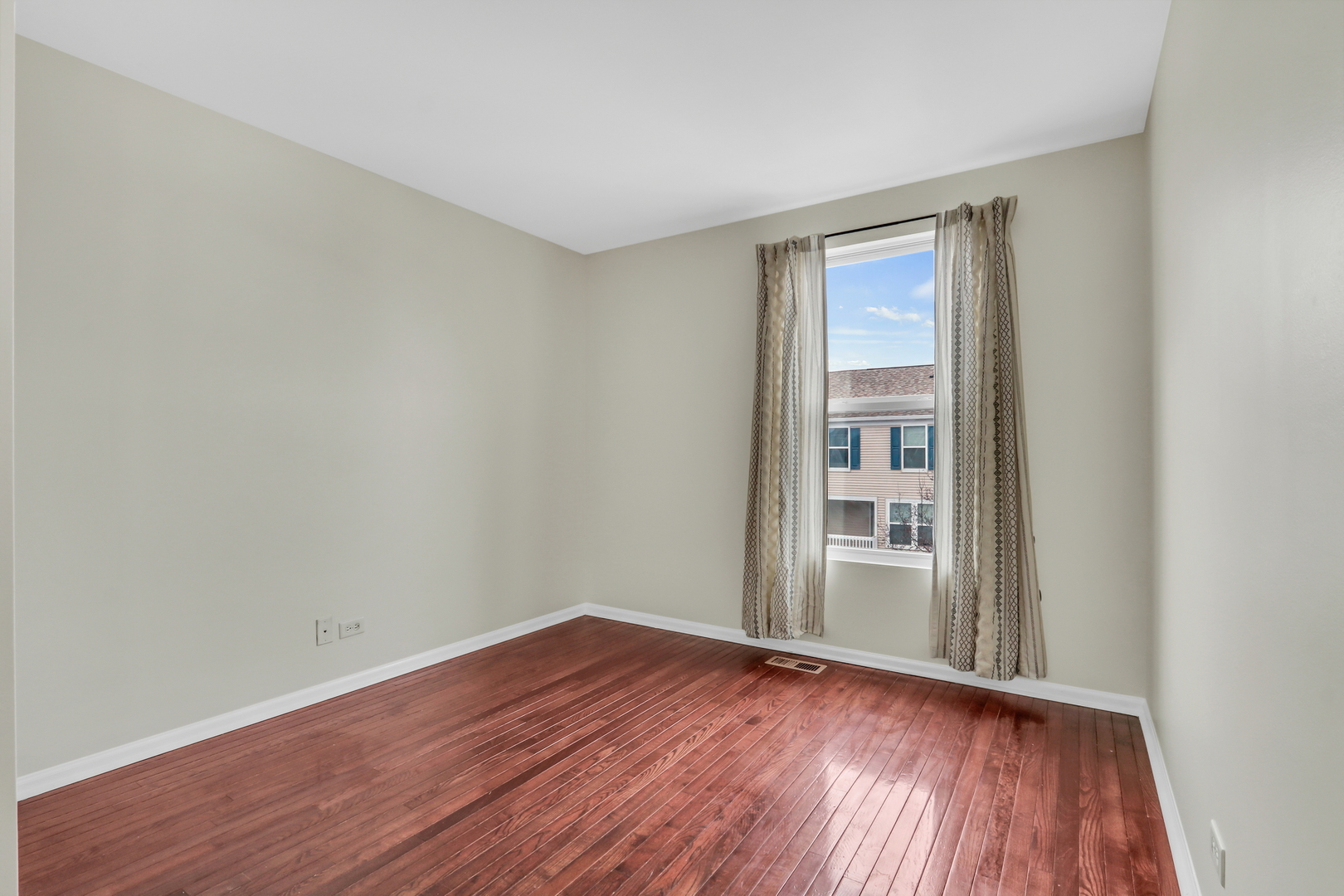 3210 Neubauer Circle, Lindenhurst, IL 60046