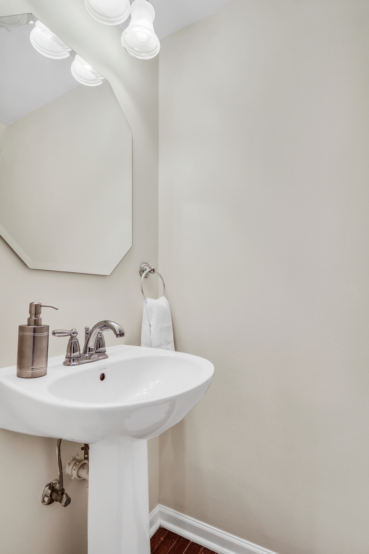 3210 Neubauer Circle, Lindenhurst, IL 60046